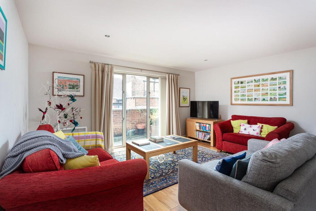 Apartment in York - View 2