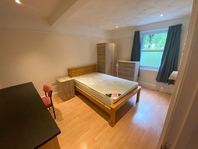 Main image of property: The Avenue, Inner Avenue, Southampton, SO17