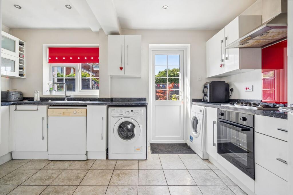 House in Slough, Farnham Royal - View 5