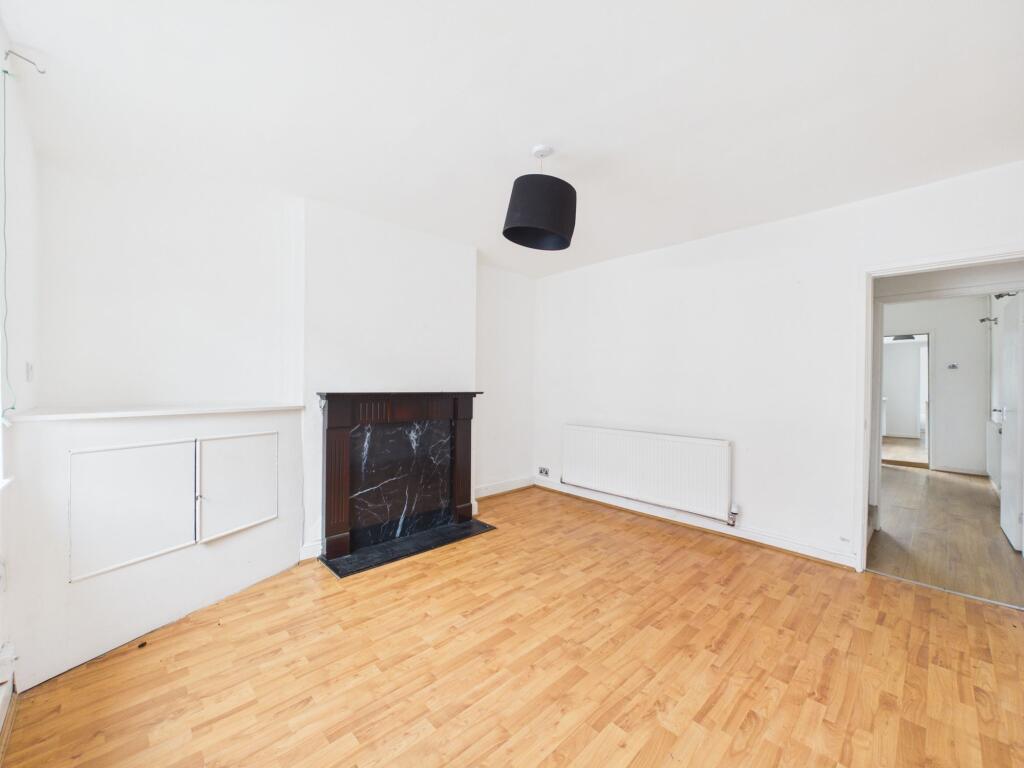 House in Ashfield, Sutton in Ashfield, Stanton Hill - More