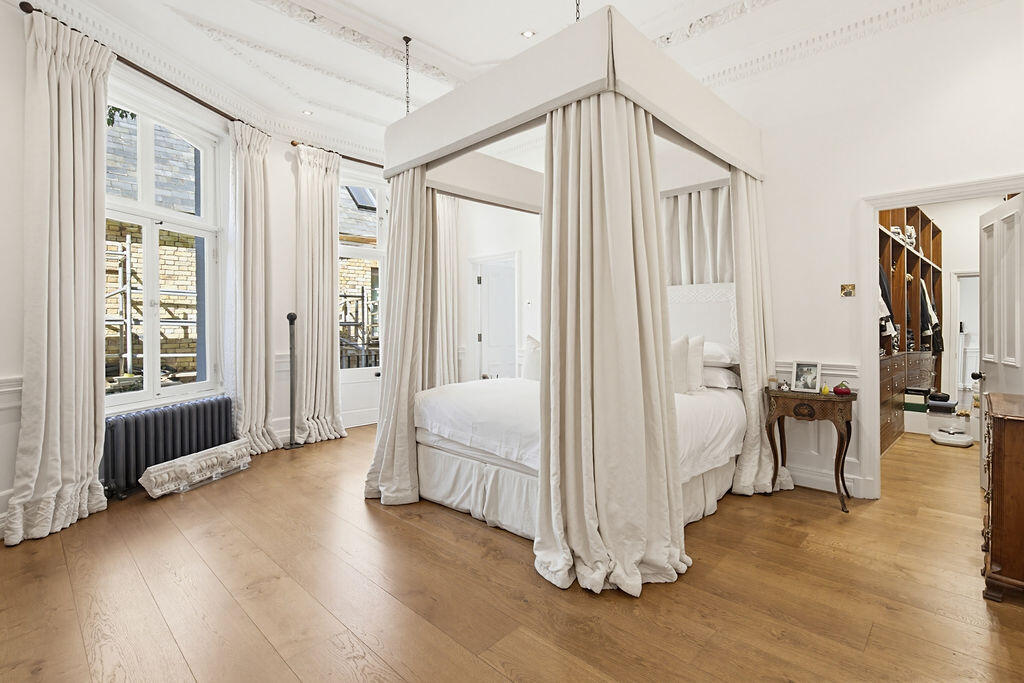 Apartment in London - View 5