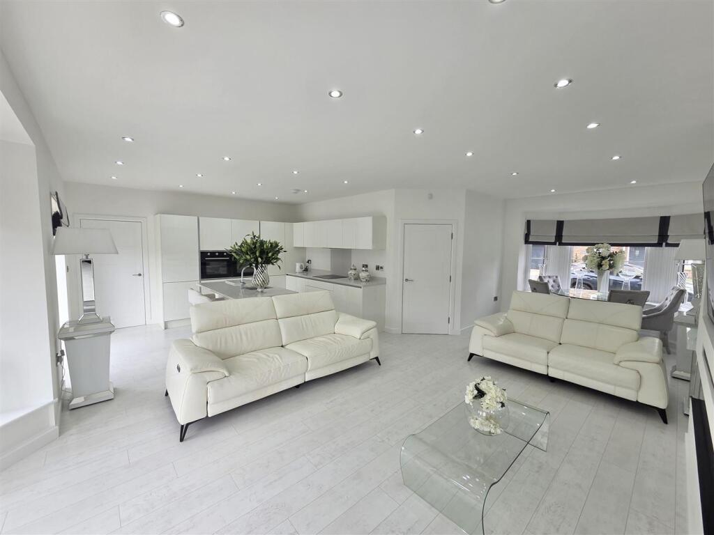 House in Mansfield, Warsop - View 5