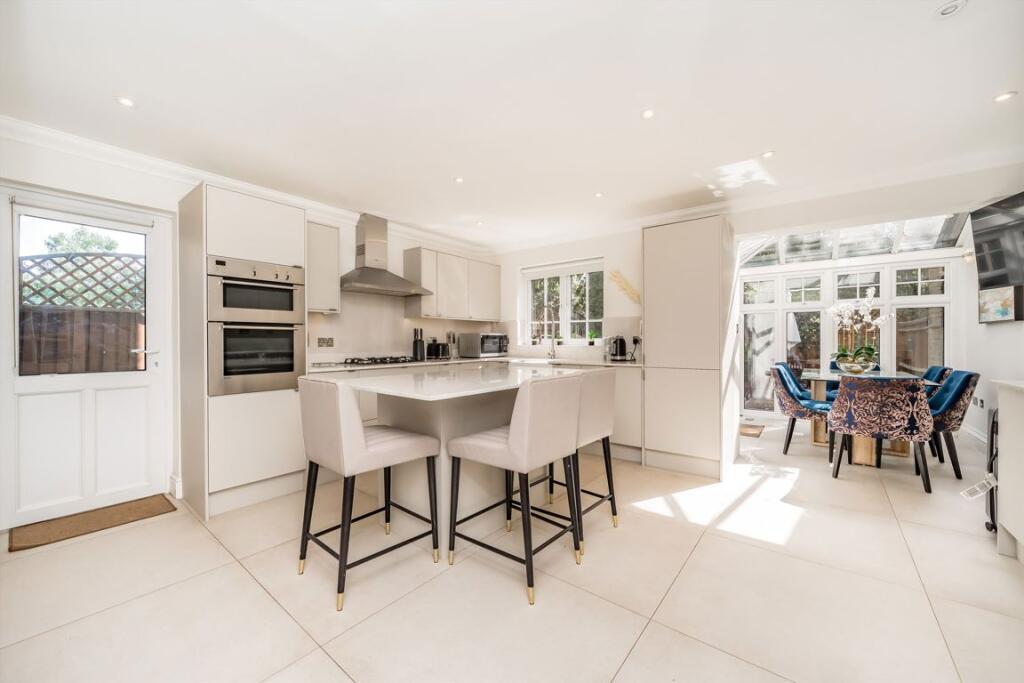 House in London - View 3