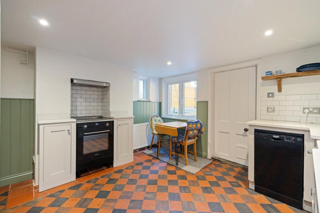 House in Guildford - View 5