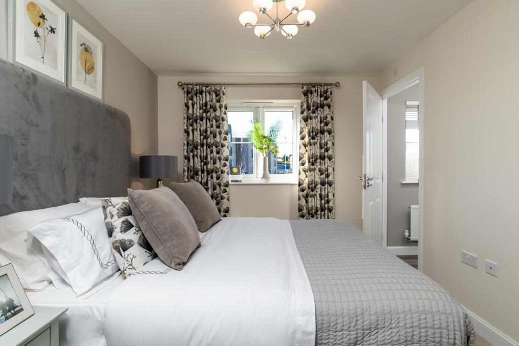 House in Dundee - More