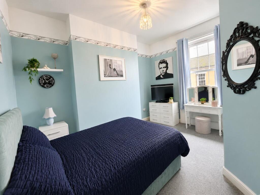 Apartment in Scarborough, St Nicholas Cliff, The Old Town - More