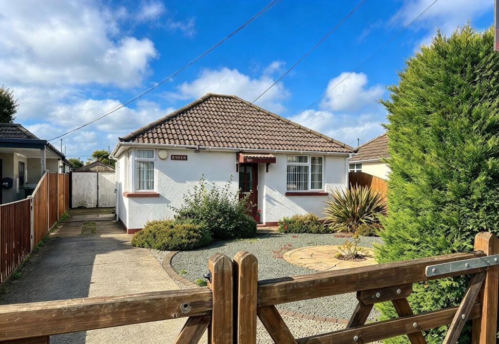 Main image of property: Hampton Lane, Blackfield, Southampton, Hampshire, SO45