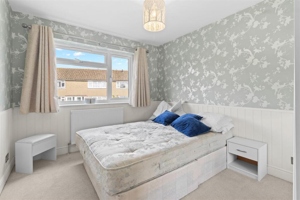 House in Wealden, Hailsham - More