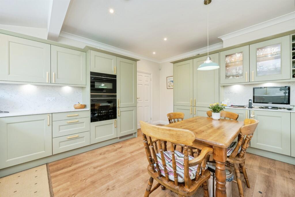 Additional image 12 of Mayflower Road, Park Street, St. Albans