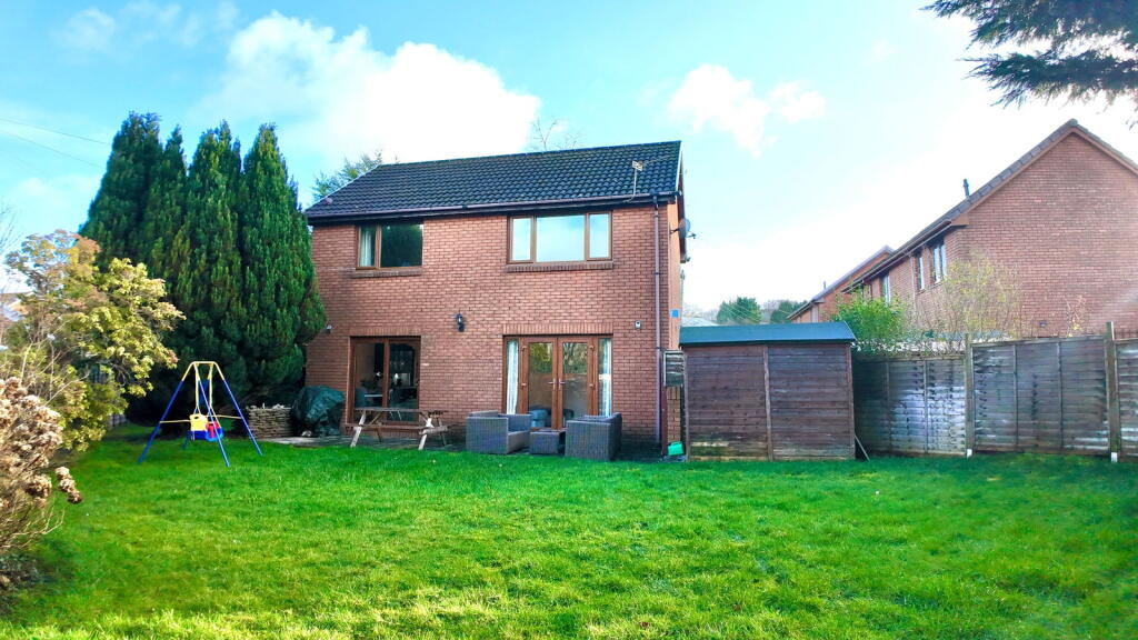 House in Newport - View 5