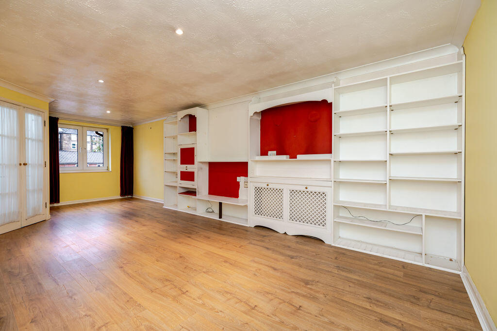 Apartment in Croydon - View 2