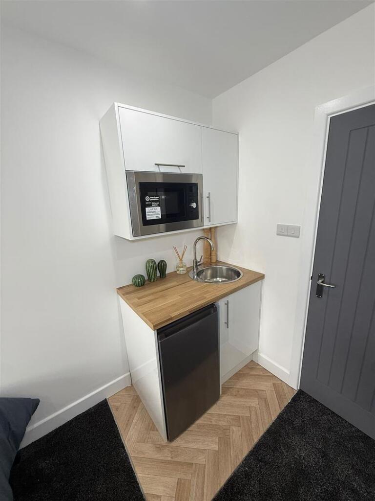 1 bedroom house share for rent