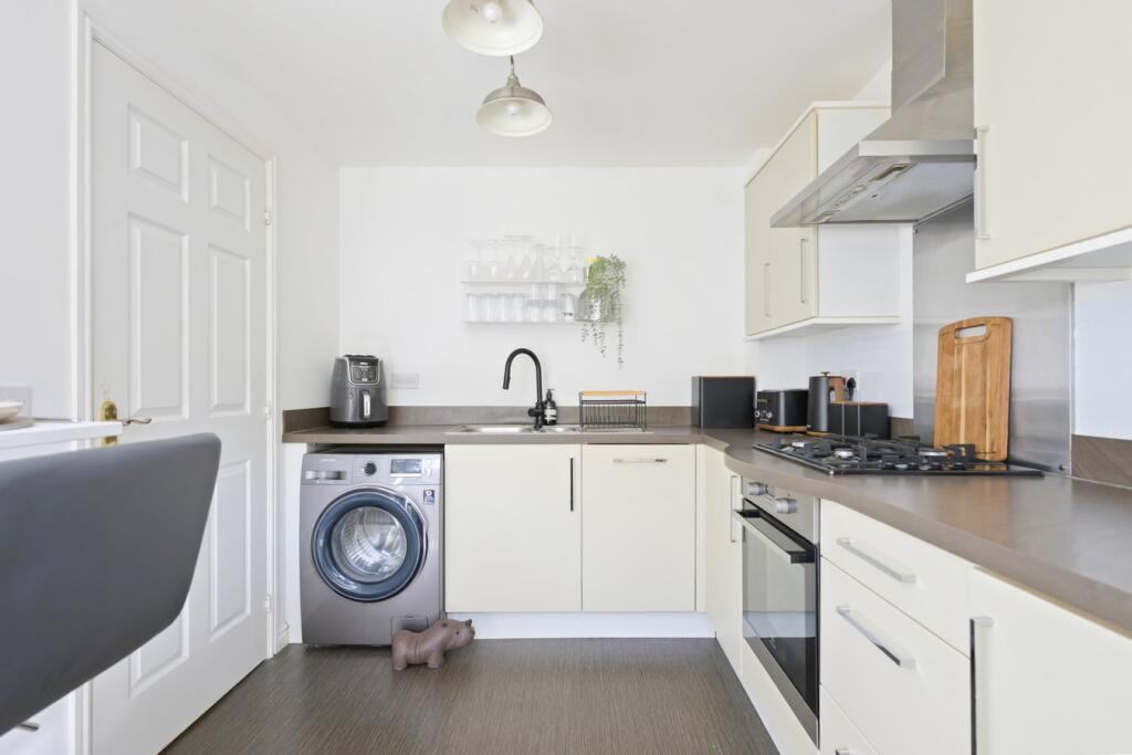House in Larbert, Kinnaird Village - More