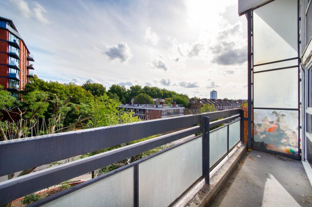 Apartment in London - More