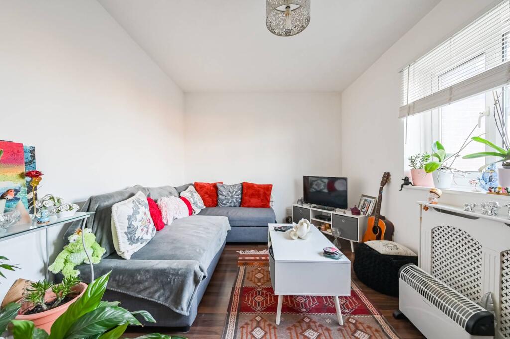 Main image of property: Mandeville Court, Chingford, London, E4