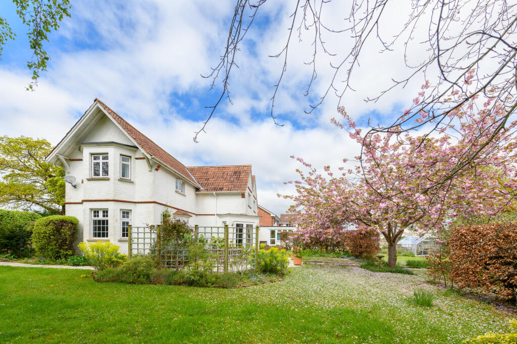 Additional image 21 of Burleigh Lane, Street