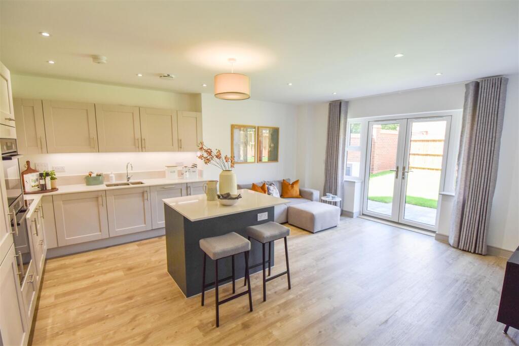 House in Brentwood, Kelvedon Hatch - More