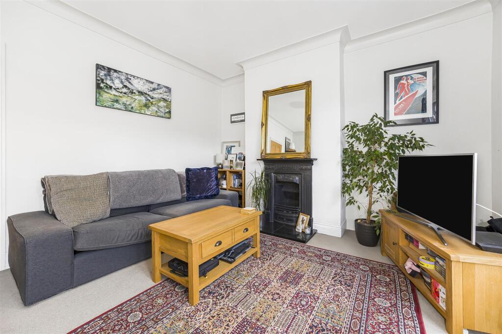 Apartment in London - View 3