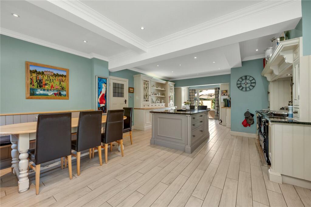 House in Woking, Surrey - View 5