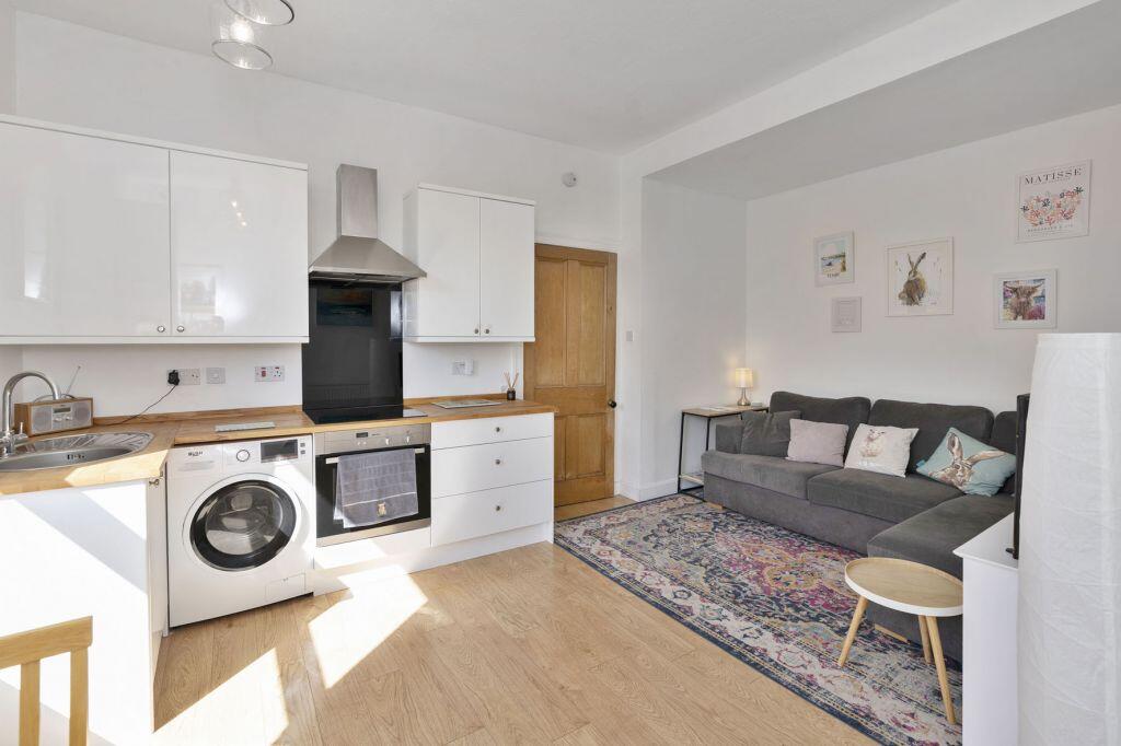 23d Old Town, Peebles EH45 8JF photo 4