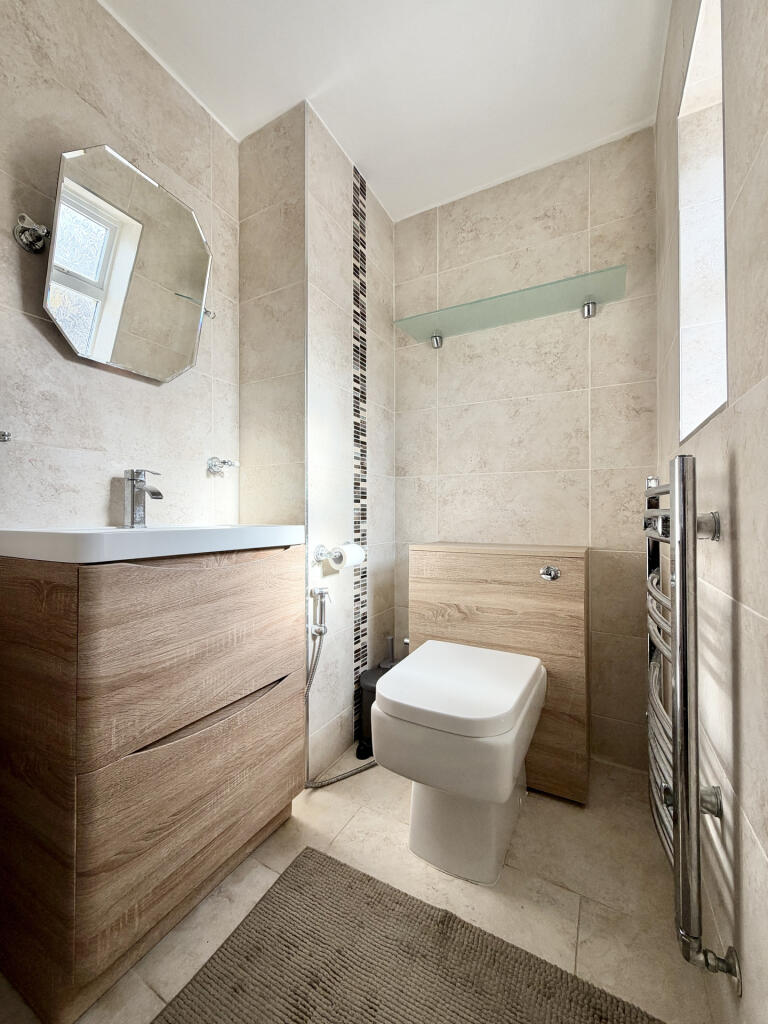 House in Wakefield, Alverthorpe - View 4