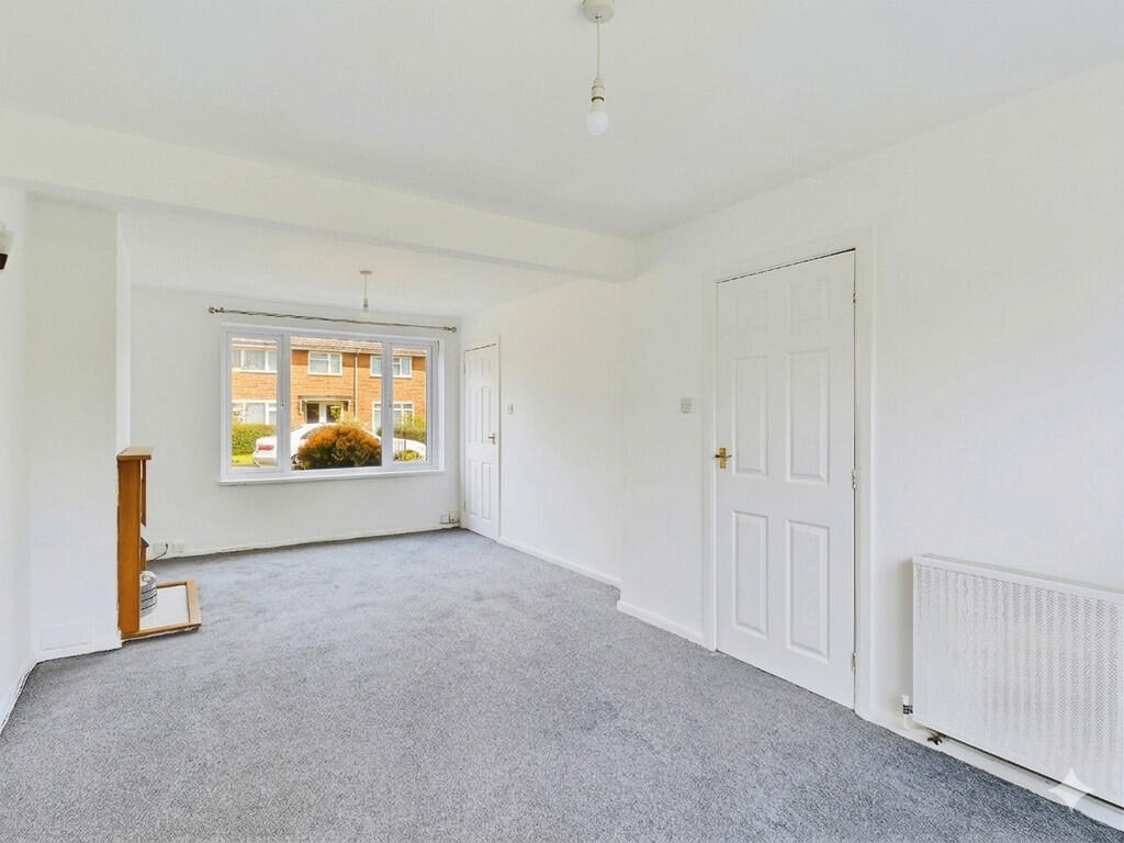 House in Crawley, Langley Green - View 4