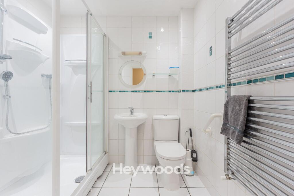 Apartment in Newcastle-under-Lyme, Hempstalls - View 4