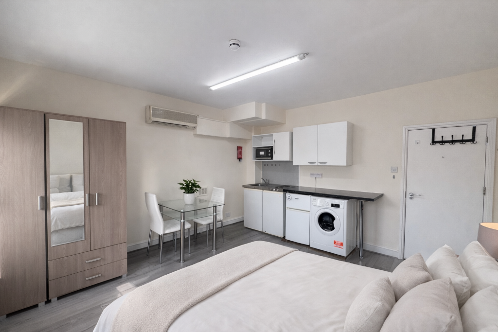 Studio flat for rent