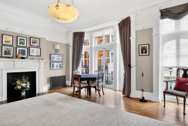 30 Queen Anne Street, London W1G 8HX