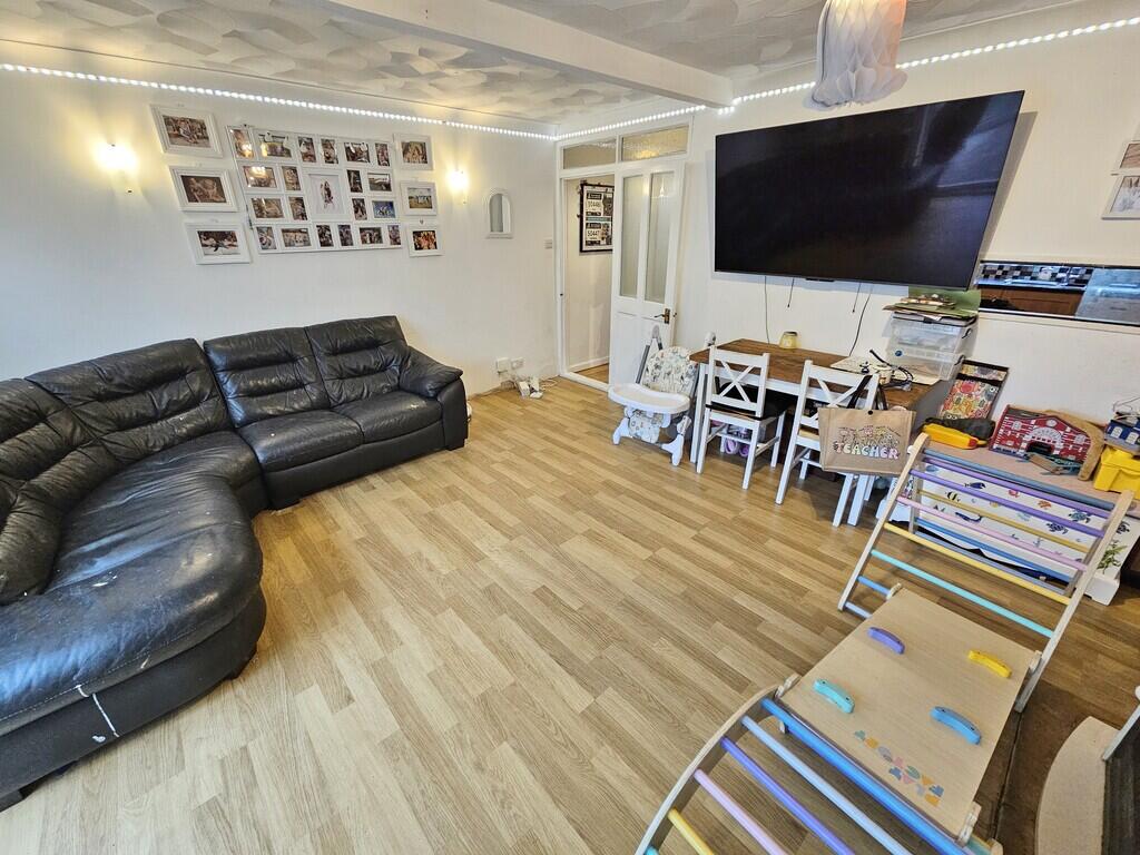 House in Fareham, Hampshire - View 3