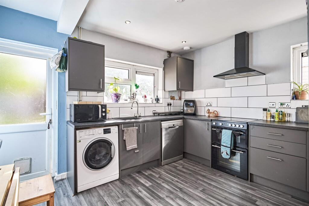 Eastfield Road, Eastfield, Wolverhampton - View 4