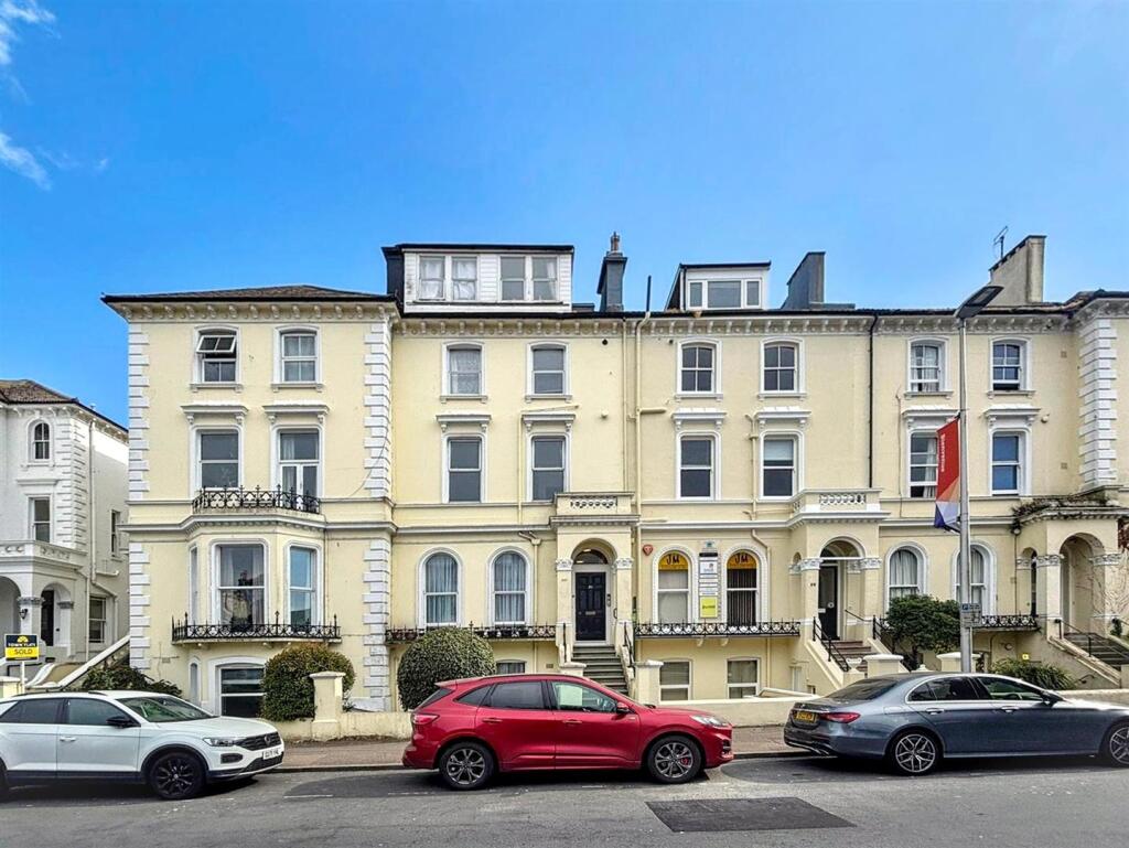 Apartment in Eastbourne, East Sussex - View 2