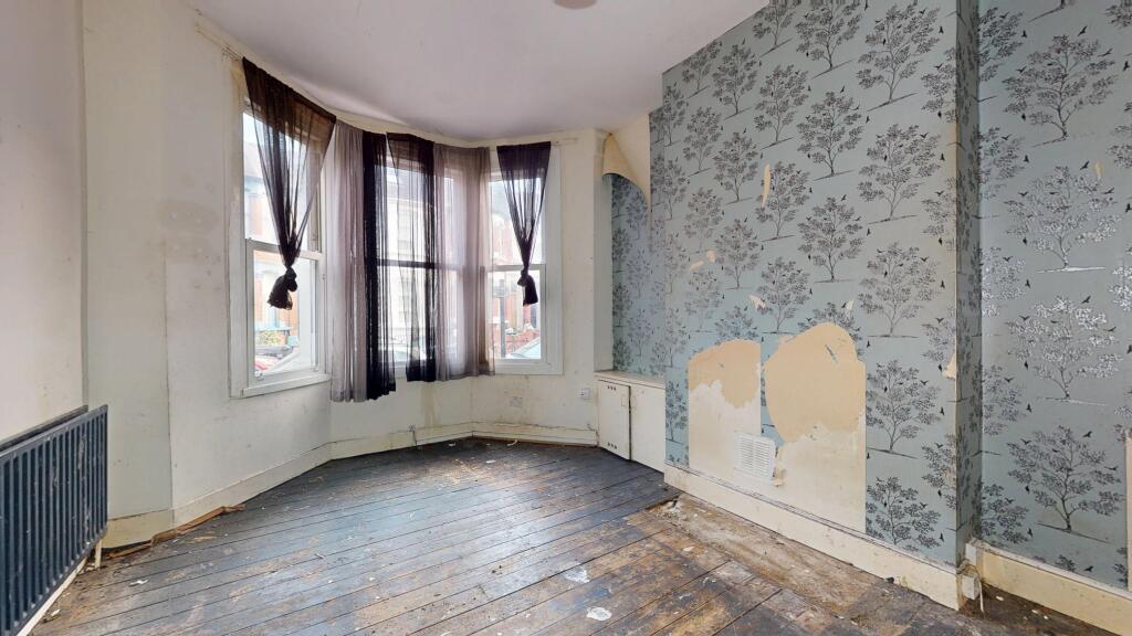 Apartment in London - View 3