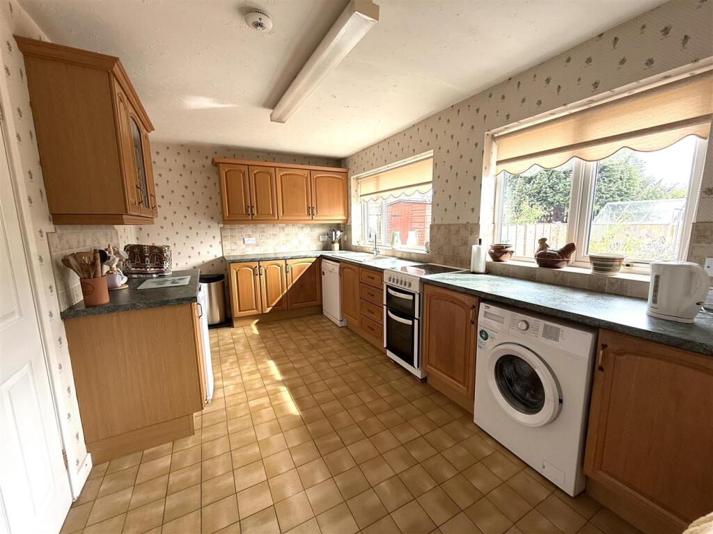 House in Stoke-on-Trent - View 2