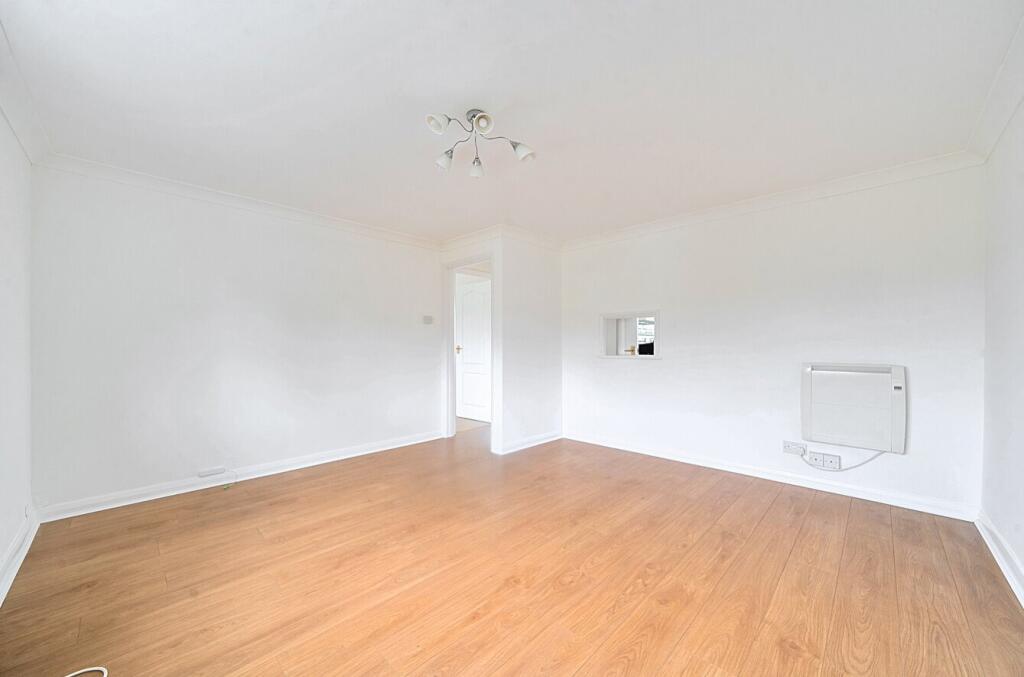 Apartment in Hemel Hempstead, Chesham - View 3