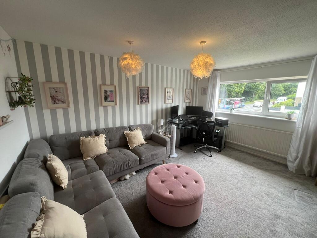 Apartment in Cardiff, Ely - View 2
