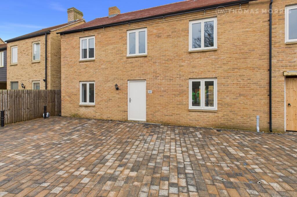 4-bed terraced on Windmill Row, St. Neots, Cambridgeshire, PE19, £425,000