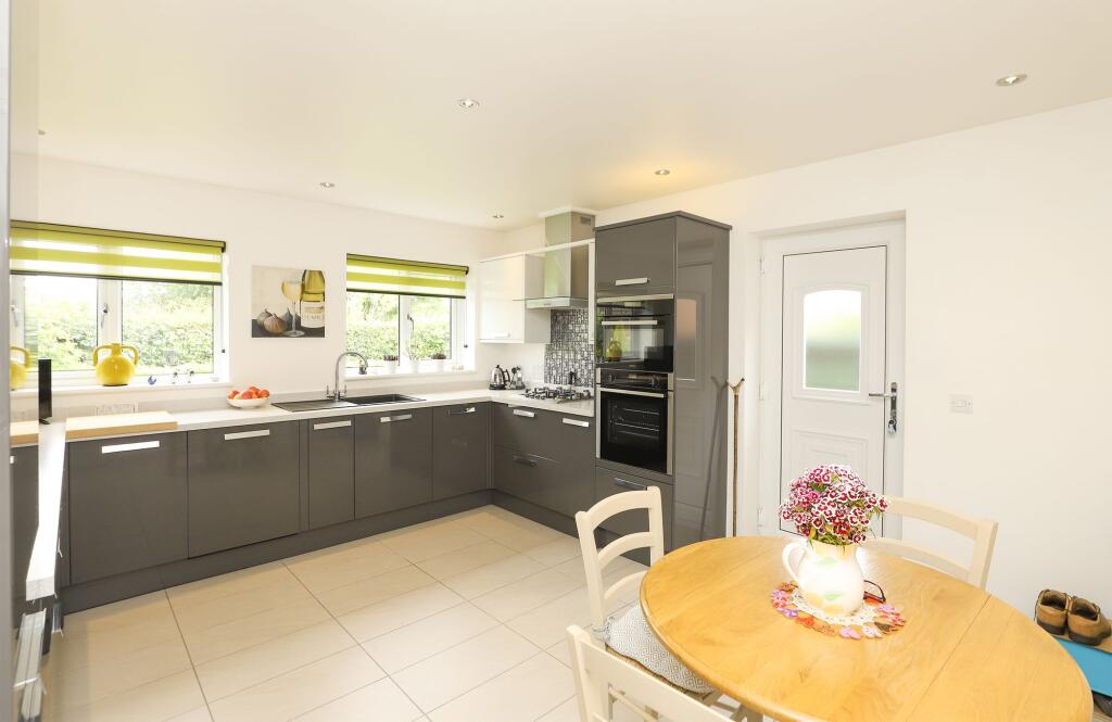 House in North East Derbyshire, Eckington - View 4