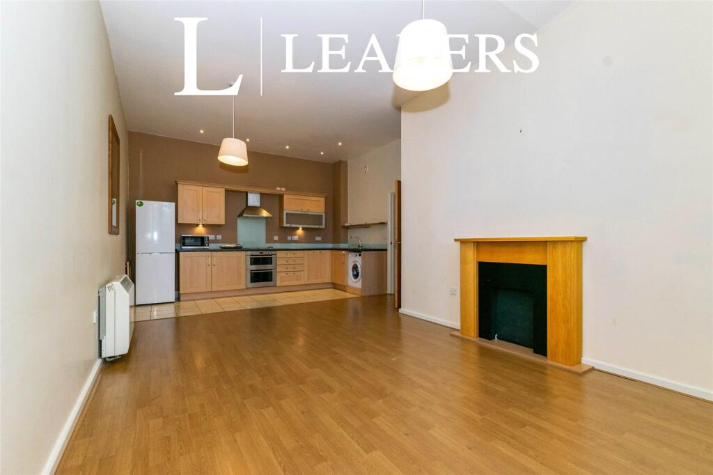 Apartment in Gosport, Hampshire - View 3