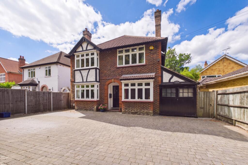 Main image of property: Farnborough Road, Farnborough, Hampshire, GU14