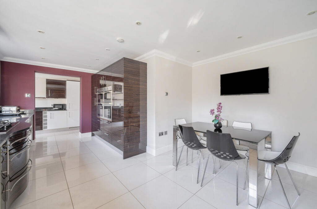 Wondesford Dale, Binfield, Bracknell, Berkshire, RG42 photo 3