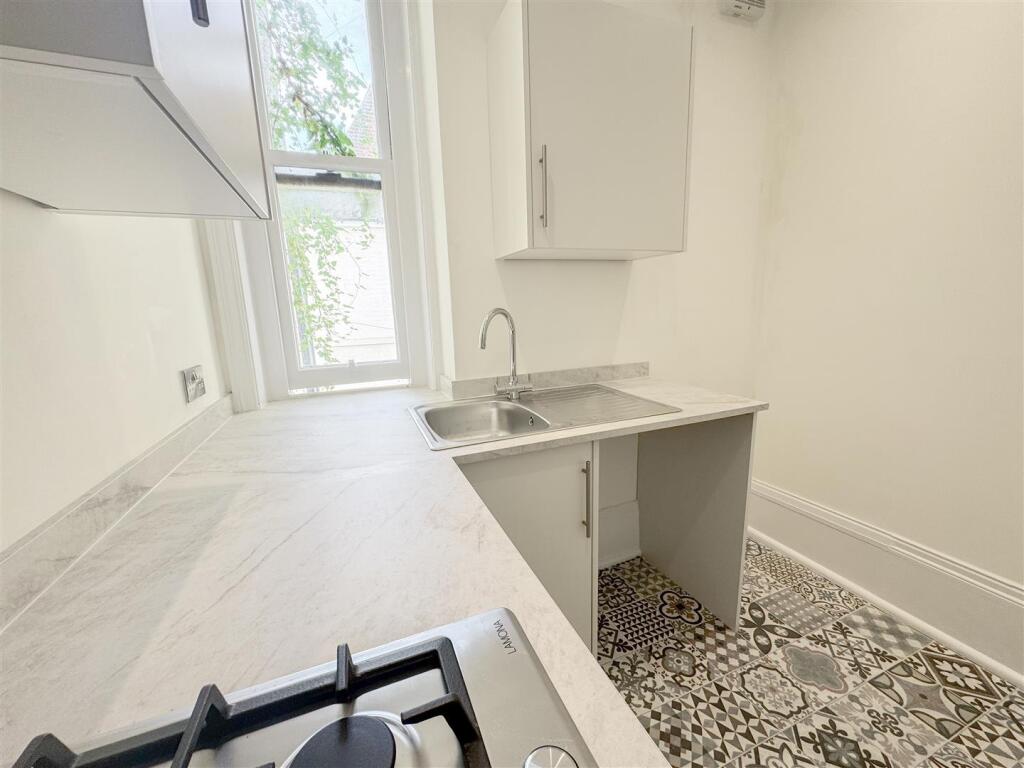 Apartment in St. Leonards-on-Sea, Bohemia - View 5