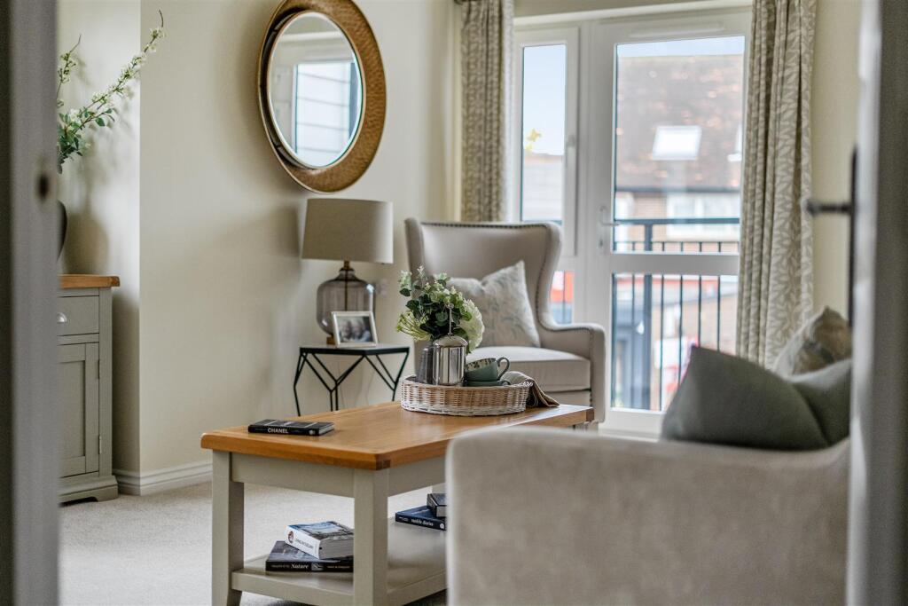 Apartment in Slough - View 4