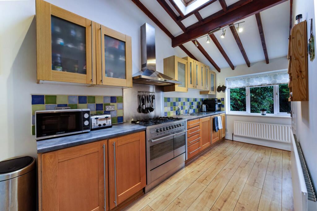 Priorsfield Road, Kenilworth, CV8 photo 3