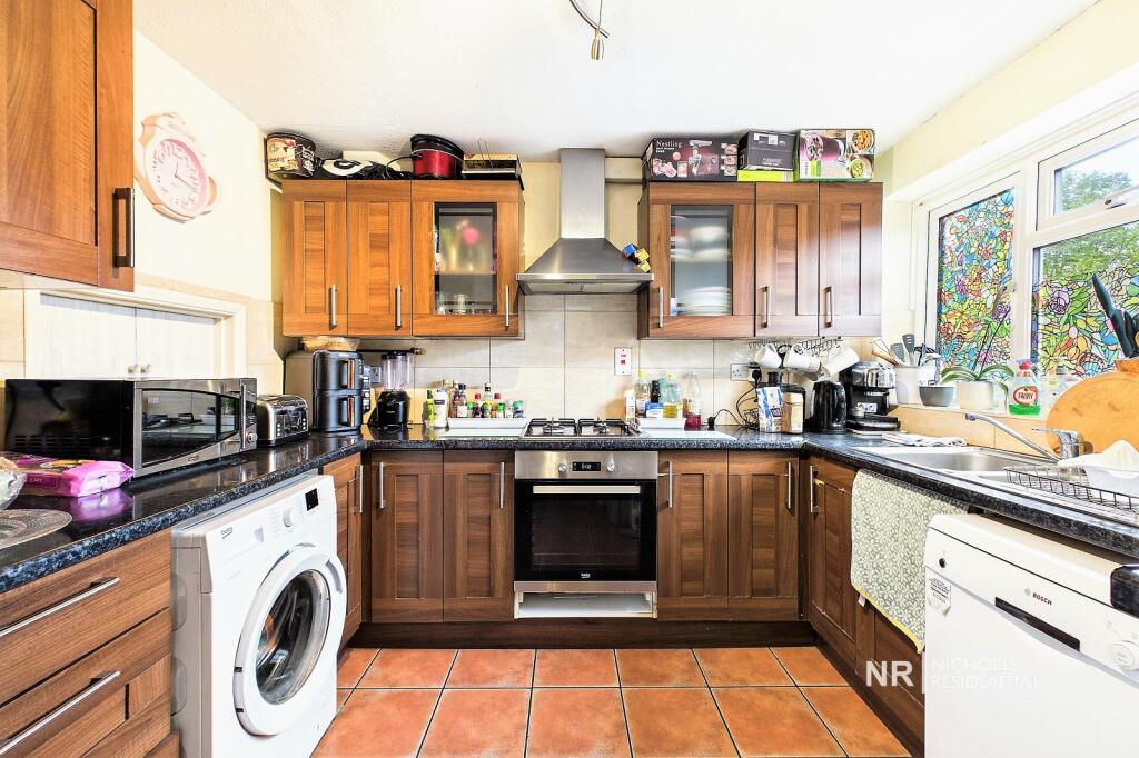 House in London, Tolworth - View 2