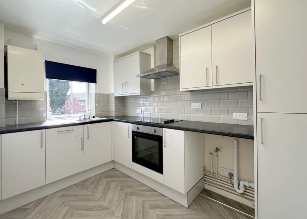 Apartment in Solihull, Shirley - View 2