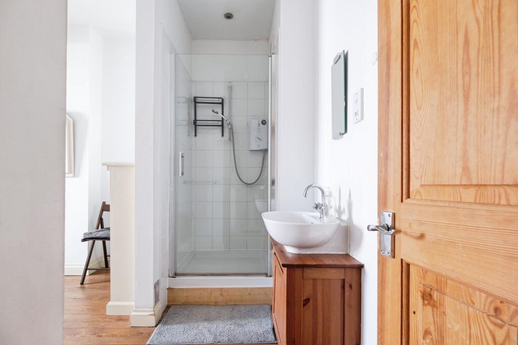 Apartment in Buckingham, Buckinghamshire - View 5