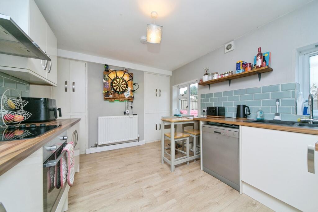 Second Avenue, Rhos on Sea, Colwyn Bay, Conwy, LL28 photo 3