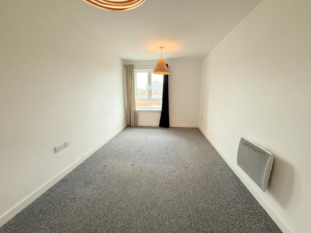 Apartment in Northampton, West Northamptonshire - View 5