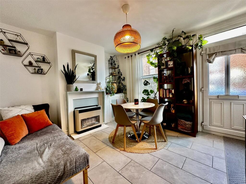 Main image of property: West Street, Banbury, Oxfordshire, OX16